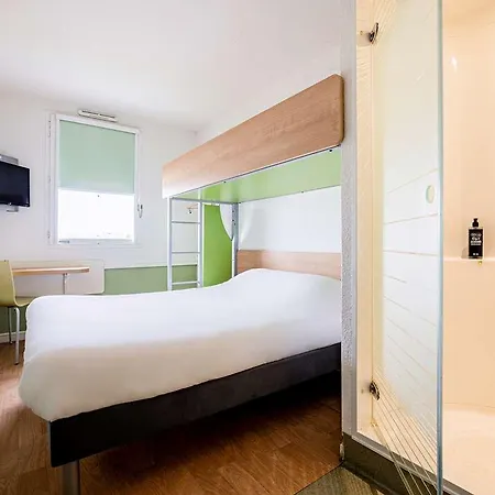 Hotel Ibis Budget Airport *