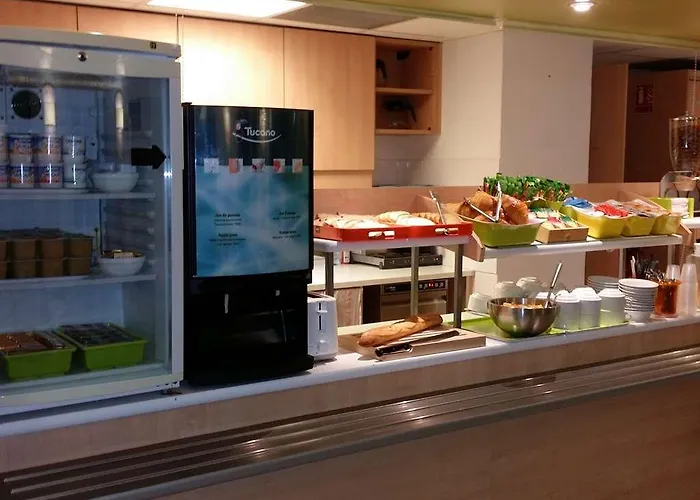 Ibis Budget Airport Hotel *