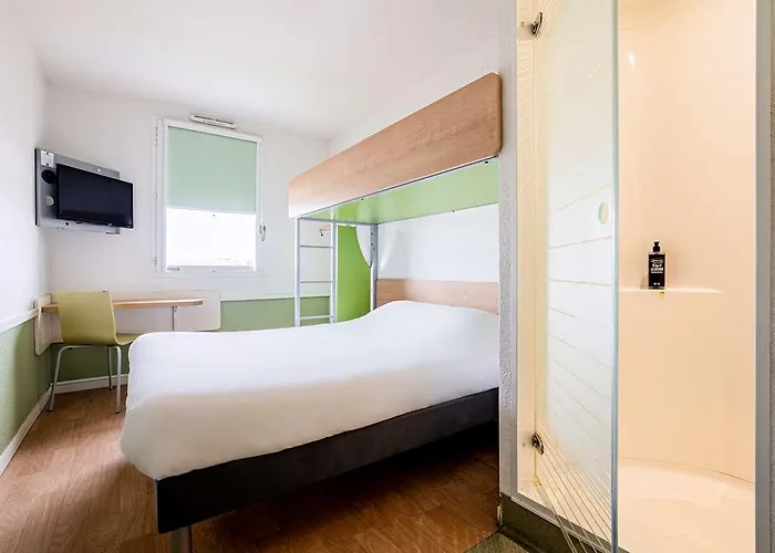 Hotel Ibis Budget Airport *