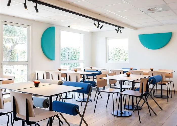 Ibis Budget Airport Hotel *